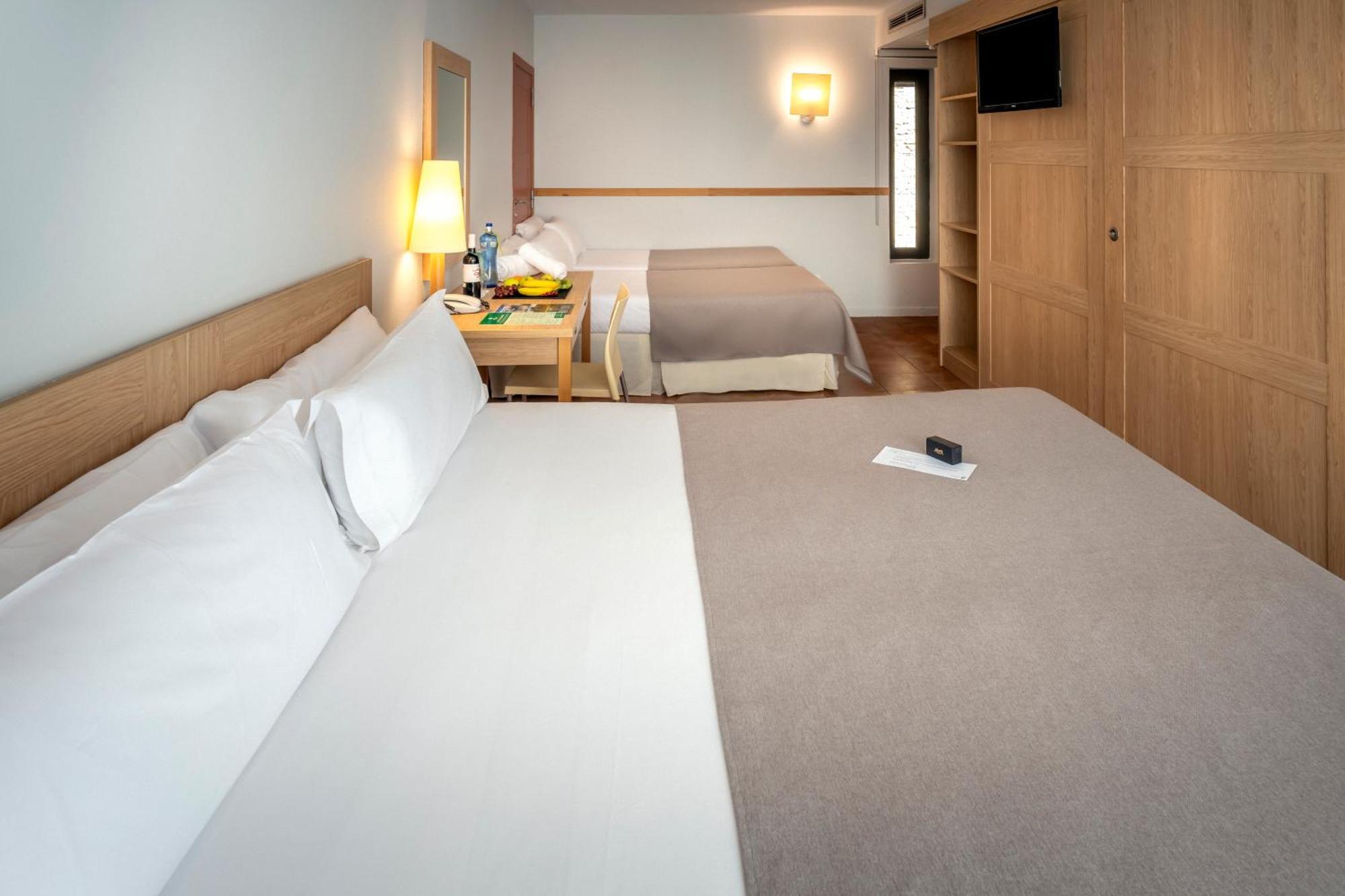 Hotel & Resort Vilar Rural D'Arnes By Serhs Hotels Sant Carlos de la Ràpita חדר תמונה